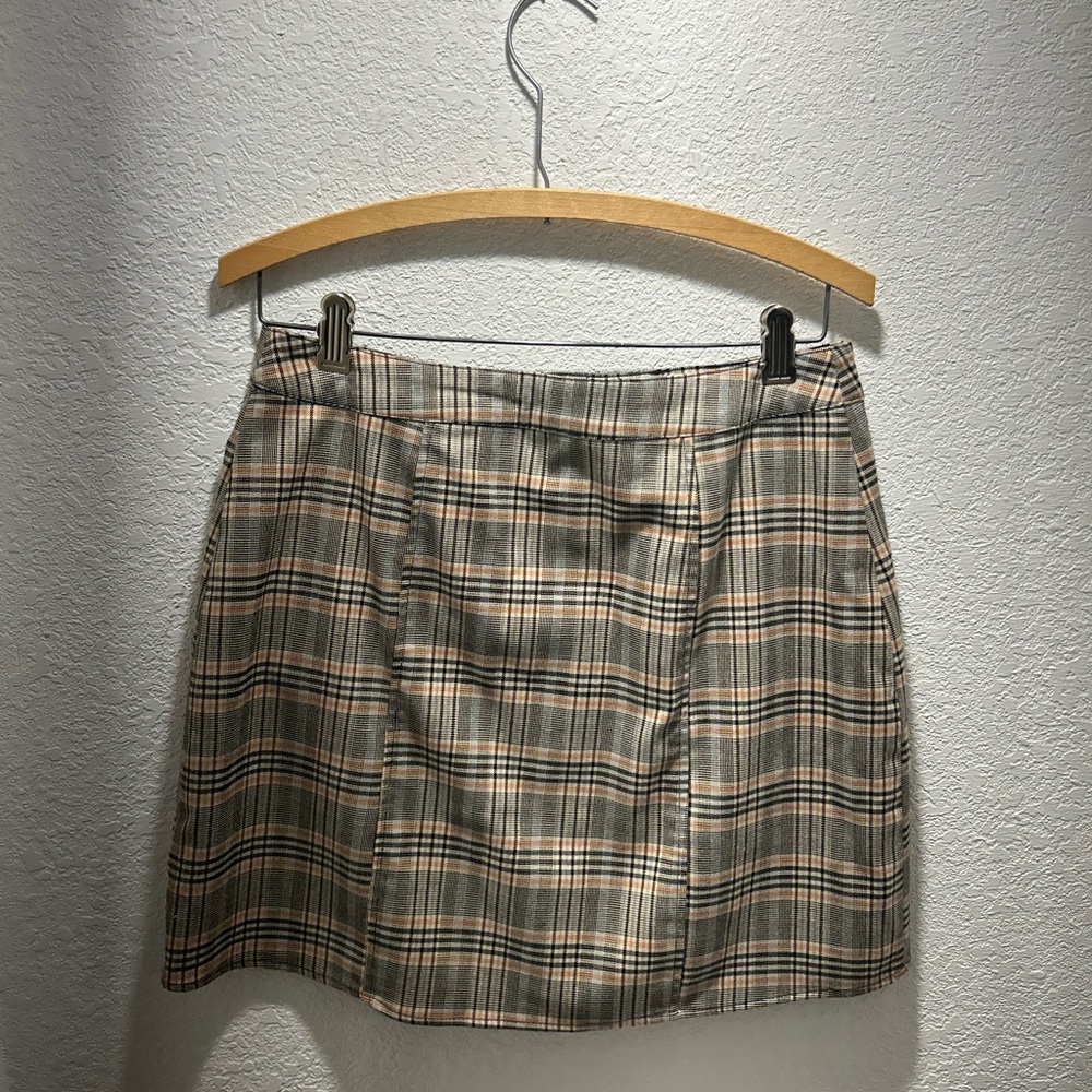 Urban Outfitters Plaid Button-Front Skirt - Picture 2 of 3